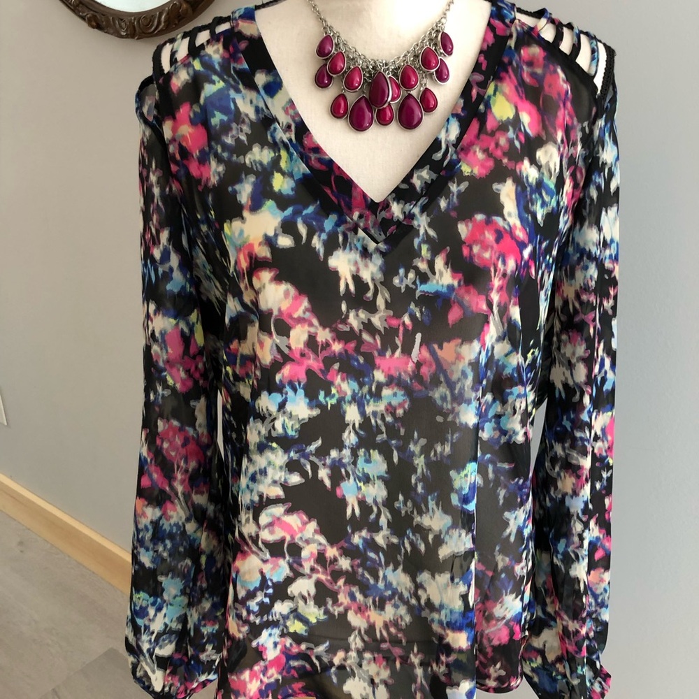 NEW! Black Edgy Caged Shoulder Whimseygoth Floral Top Size XL - Picture 6 of 12